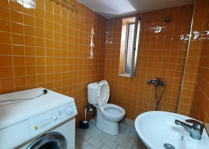 Lovely & Quite 1234gs * Tirana